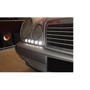 Luces diurnas instaladas en un Mercedes Benz, NSSC 502HP