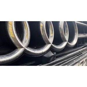 Cámara frontal, angulo 140º específico para logo de Audi