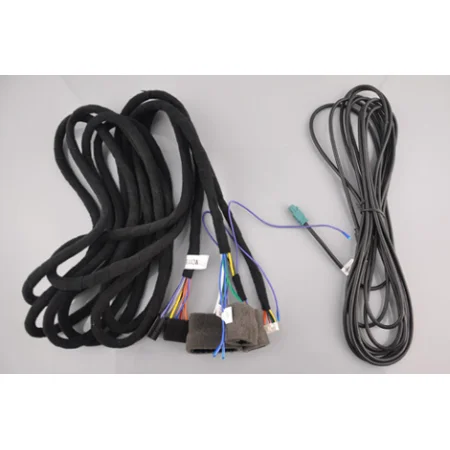 Cable prolongador para modelos Mercedes con navegación en maletero.