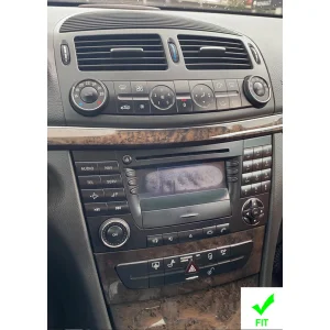 Radio Mercedes Clase E W211con fibra óptica.
