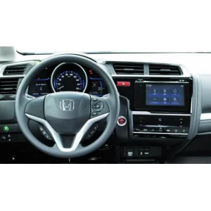 Honda Jazz, año 2014, 1 agujero