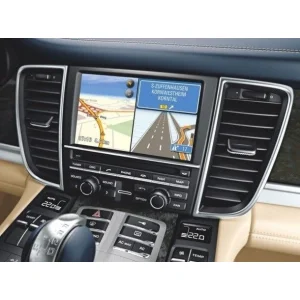 Sistema navegación: Porsche PCM 3.1 (con botón MAP y tarjeta SD)