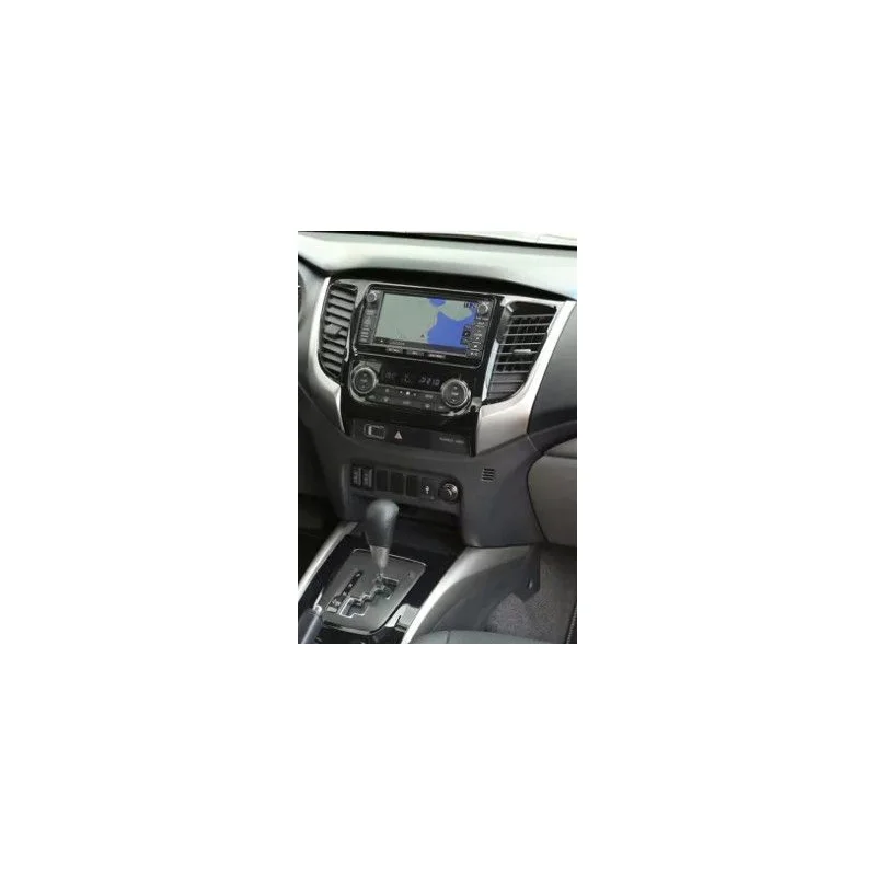 Radio OEM Mitsubishi L 200 año 2015