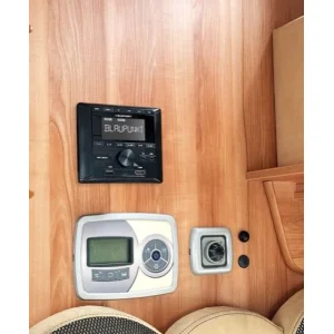 Radio Blaupunkt BPA3020M con RSD, Bluetooth, USB, específica para autocarabanas