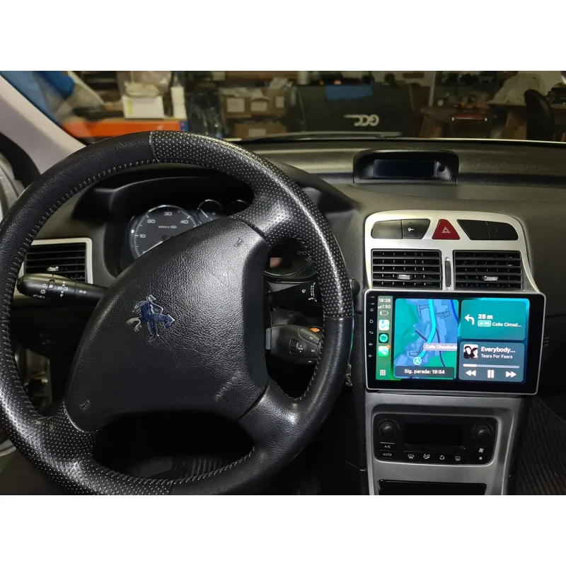 Resultado tras la instalación mostrando el menú del carplay con la navegación