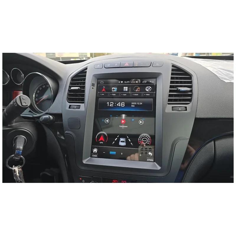 Resultado tras la instalación del navegador en el salpicadero de un Opel insignia