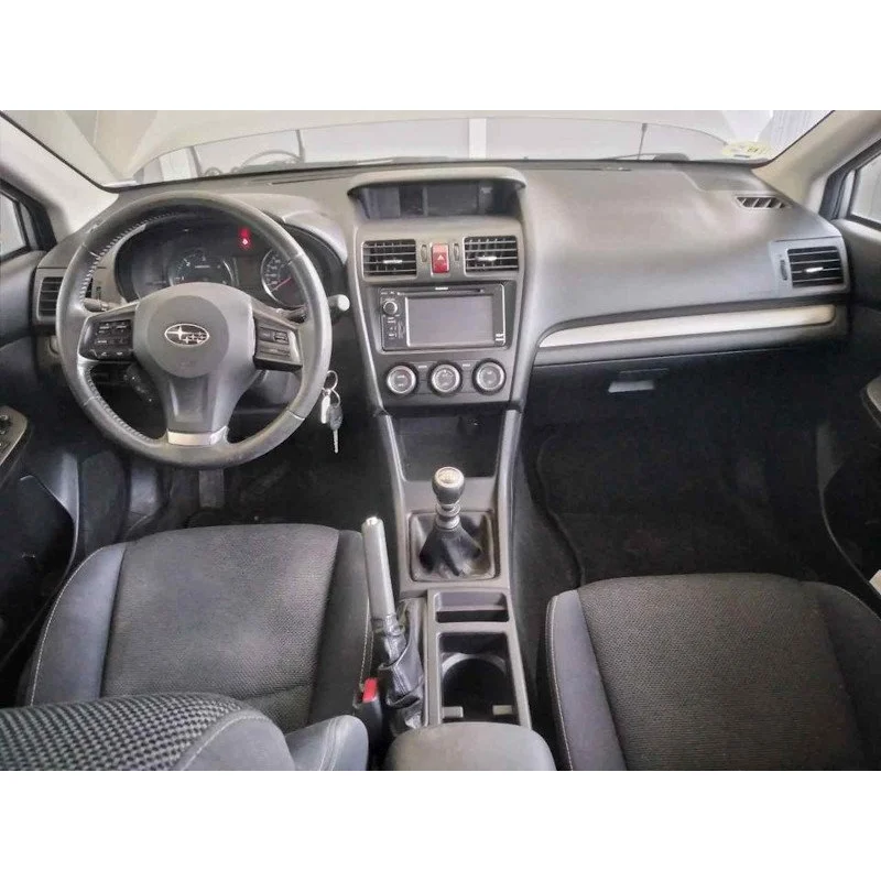Interior Subaru Subaru Forester XV antes instalacion