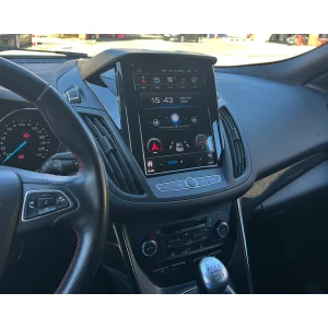 Resultado tras la instalación de la radio navegador con Android 15 para Ford Kuga mostrando información del vehículo