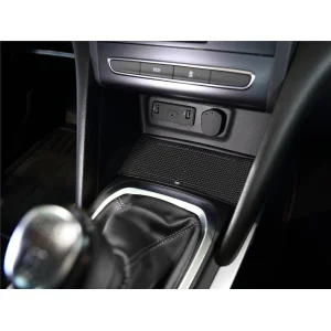 Instalacion base INBAY cargador inalambrico consola Renault Megane 4