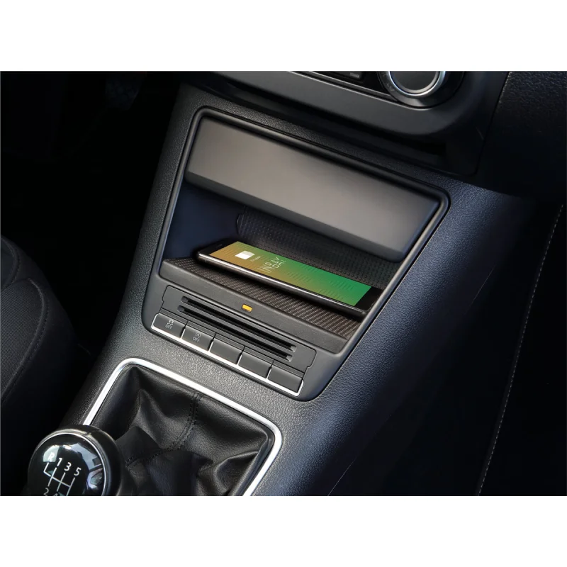 Ejemplo de funcionamiento de cargador inalámbrico INBAY 10W para Volkswagen Tiguan I y Golf Plus