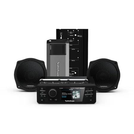 Vista detallada de todos los componentes, radio multimedia, amplificador y cableado del kit Rockford Fosgate HD9813SG-PMX-STG2