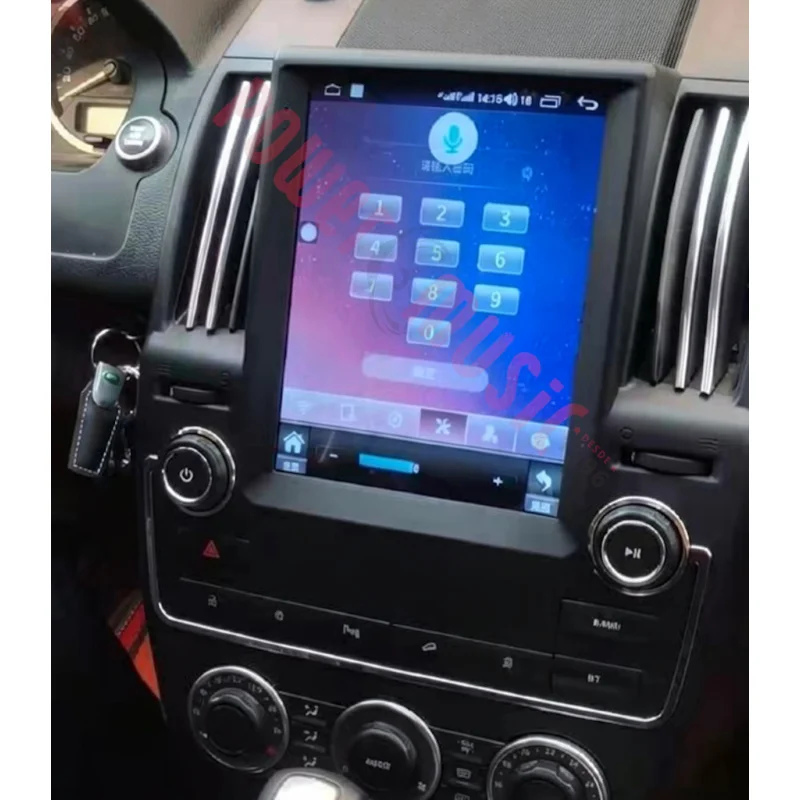Navegador de 9.7 pulgadas instalado en el salpicadero de un Land Rover Freelander 2.