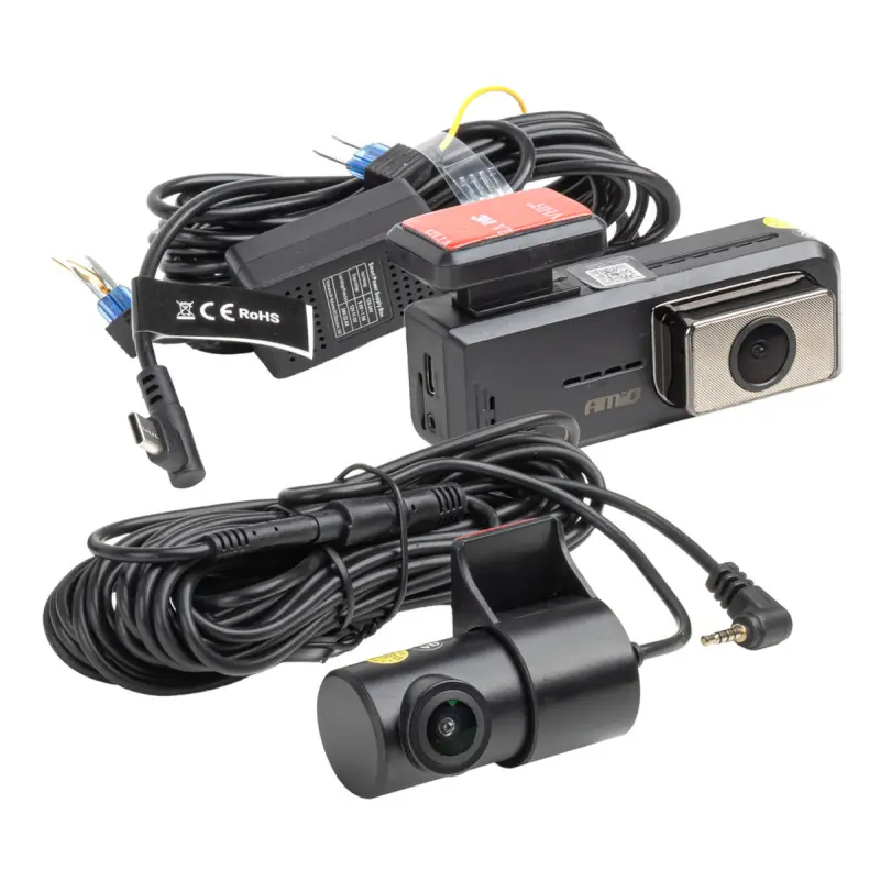 Kit completo de la dashcam AMiO incluyendo cámara principal, cámara trasera, cableado de conexión largo y módulo de alimentación