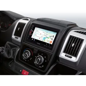 Resultado tras instalación de radio navegador Alpine INE-W611D mostrando el navegador tomtom