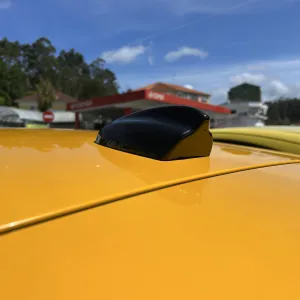 ejemplo de instalación en volkswagen polo de antena radio aleta tiburón 4