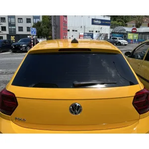 ejemplo de instalación en volkswagen polo de antena radio aleta tiburón 1