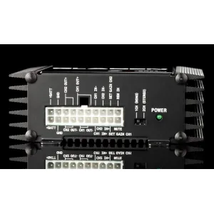 Vista de las entradas del amplificador Gladen EX-80C1 1-2 canales