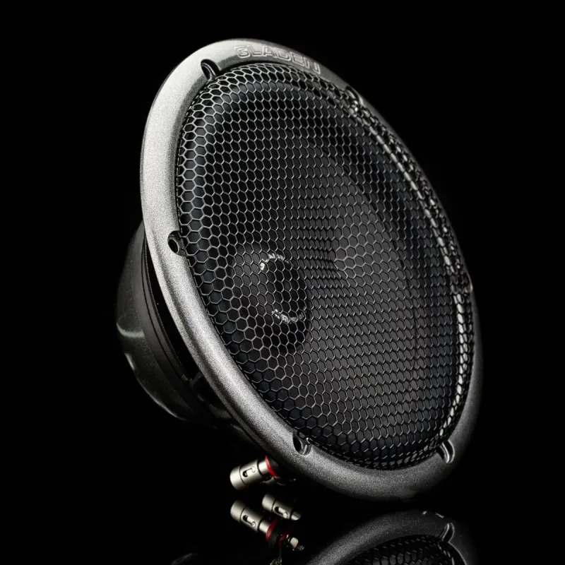 Vista de los altavoces Gladen Audio AEROSPACE 165 DC con su rejilla