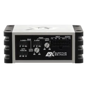 Vista de los inputs y outputs del amplificador ESX Quantum QS-FOUR-BT