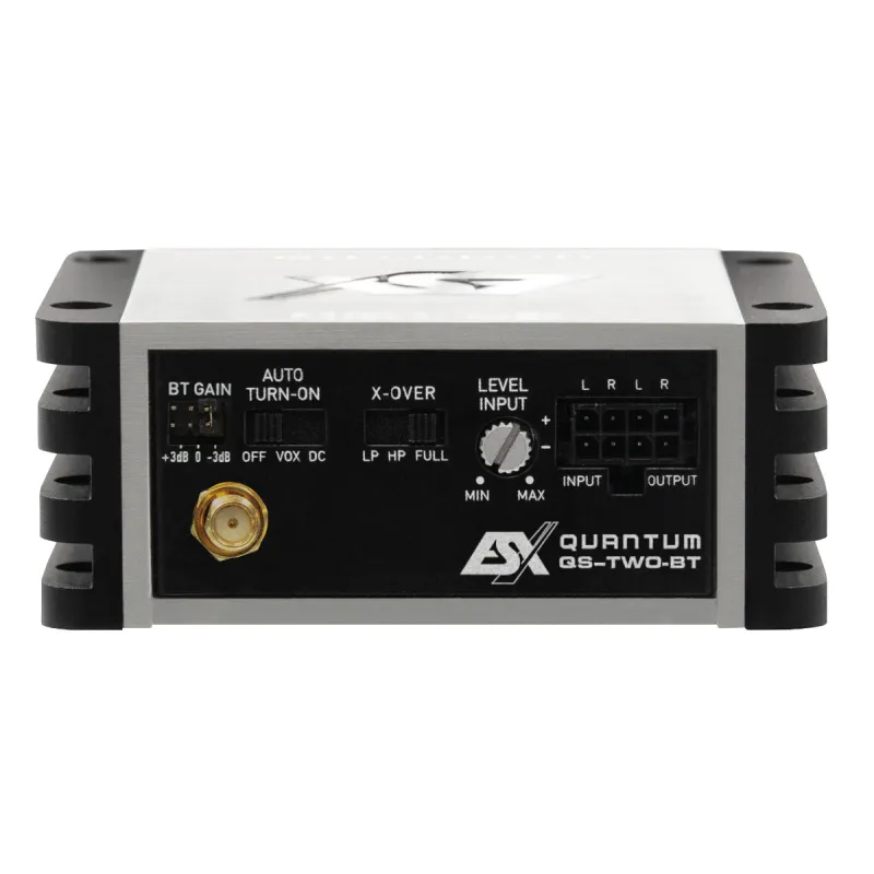 Vista de los inputs y outputs del amplificador ESX Quantum QS-TWO-BT