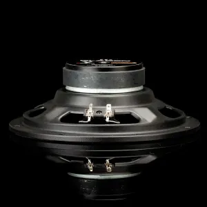 Vista lateral de los woofers del kit de vías separadas Gladen Gamma 200.2