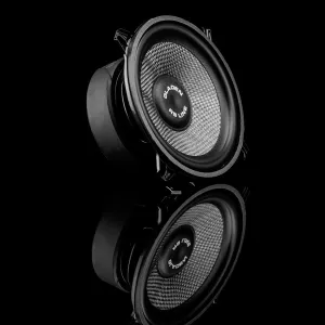 Vista general del woofer incluido en el kit altavoces Gladen Audio RS-X130 G2
