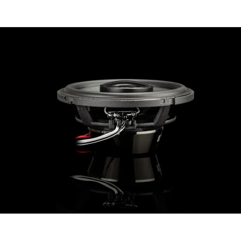 Vista lateral del woofer incluido en el kit de altavoces coaxiales y filtros Gladen Generic 100.2-X