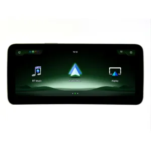Pantalla linux para mercedes con sistema NTG4.5 mostrando el menú principal en color verde