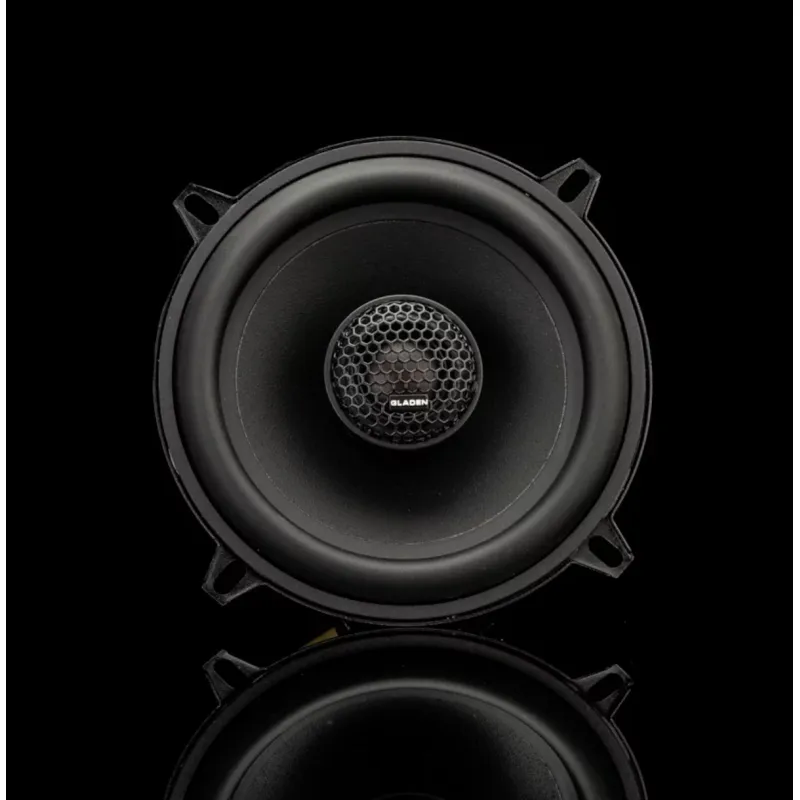 Vista frontal de los altavoces coaxiales Gladen Beta 130-X