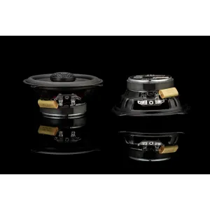 Vista lateral de los altavoces coaxiales Gladen Beta 130-X