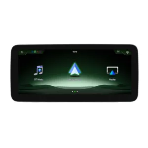 Vista general del menú mostrando la app de navegación del sistema Linux para mercedes
