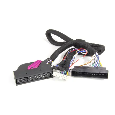 Vista del musway MPK-AUD4D8 adaptador Plug+Play para amplificadores D8 en sistemas Audi B&O
