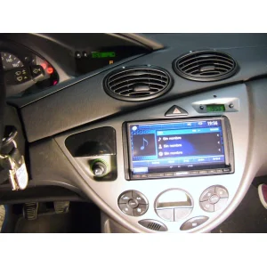 Radio 2DIN instalada en Ford Focus 1998 2005