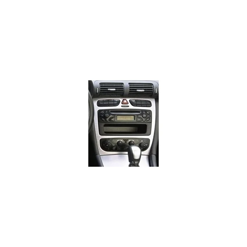 Radio original Mercedes Clase C.