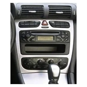 Radio original Mercedes Clase C.